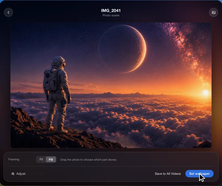 Walyro's photo window with an astronaut photo, the Fit and Fill choice, Adjust, Save to All Videos and Set wallpaper